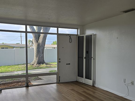 2nd image of 4365 Tahitian Gardens Cir APT E