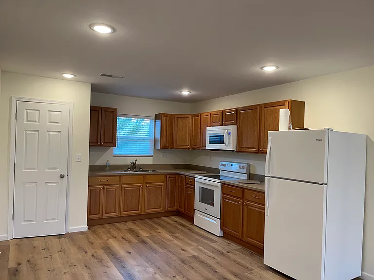 210 Mayfield Dr #A — Photo 8