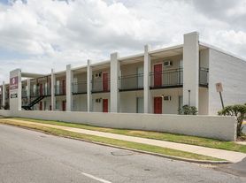 Meadowbrook Apartments