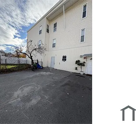 110 Spruce St #3 — Photo 23