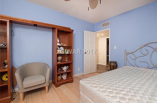 3rd image of 137 Radwick Dr