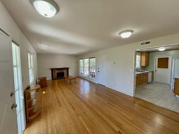 3rd image of 1687 Bonita Ave