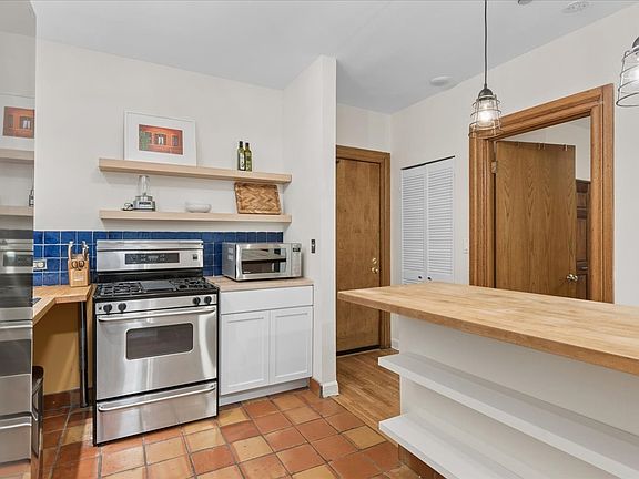 4th image of 550 W Surf St APT 104