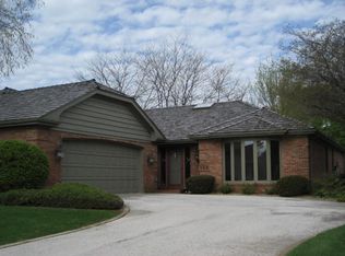 104 Inverness Ln, Schererville, IN 46375
