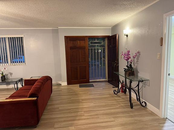 4th image of 9190 SW 70th Ave