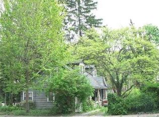 162 Woodbury Rd, Huntington, NY 11743