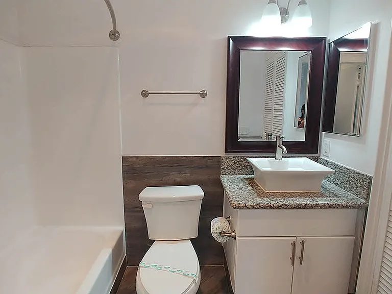 Villa De Adel Apts — Photo 109