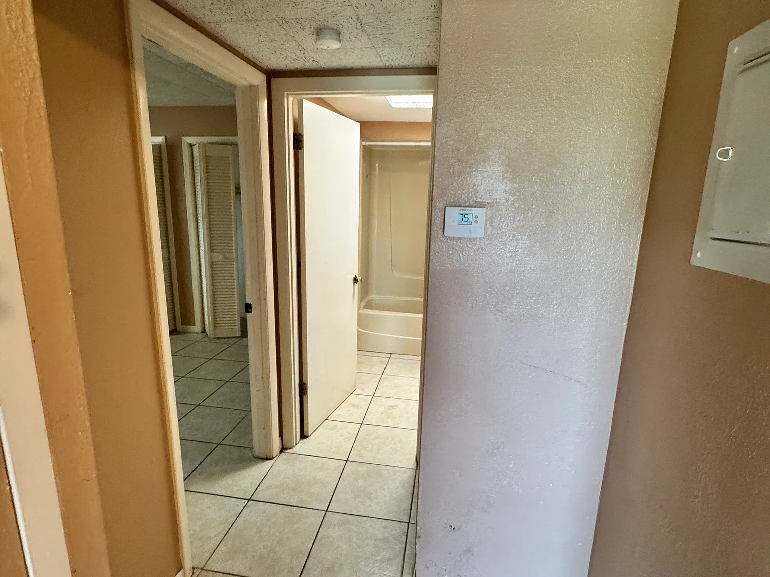 1 bed, 1000 sqft, $1,325 — Photo 3
