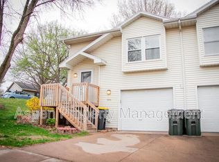 806 Dover St, Iowa City, IA 52245