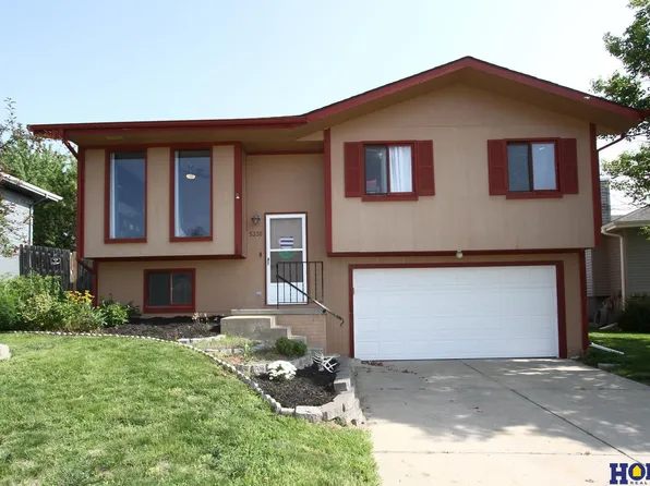 5330 W Olympic Cir, Lincoln, NE 68524