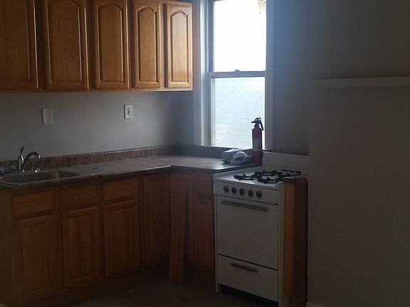 2nd image of 281 17th Avenue # Fl 3rd