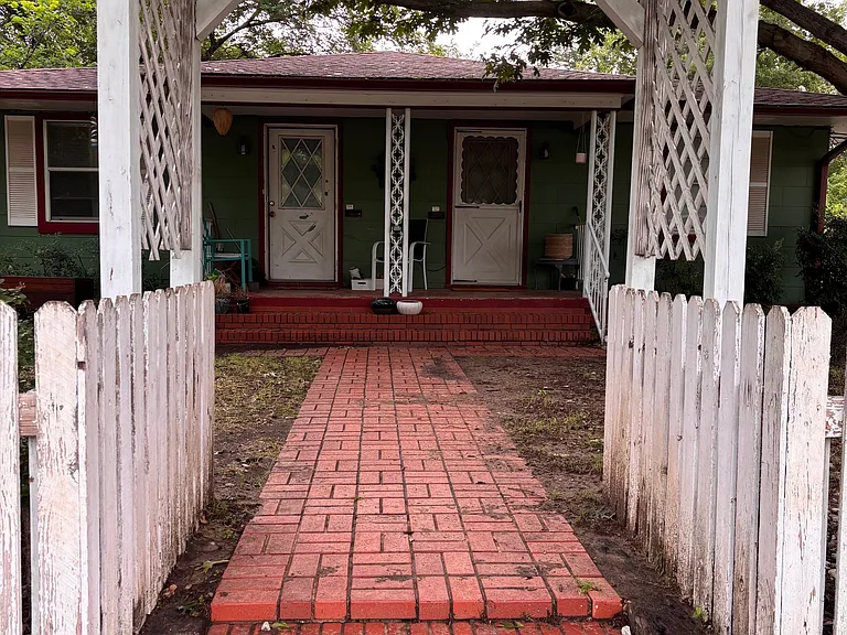 414 Marietta St — Photo 1