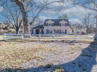 10050 Bunch Cir, Gravette, AR 72736