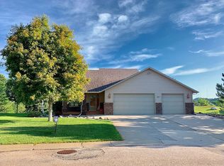 3027 Sunny Hill Cir, Rapid City, SD 57702