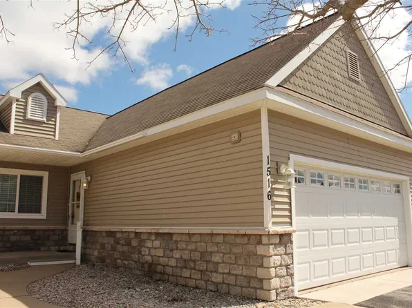 1516 Castle Dr, Petoskey, MI 49770