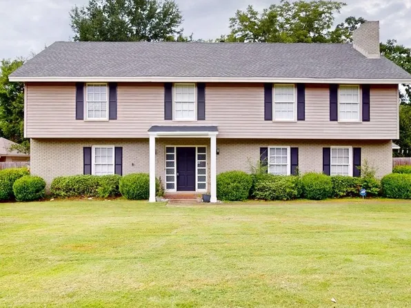 3110 Highfield Dr, Montgomery, AL 36111