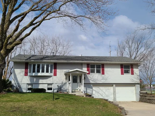 407 6th Ave NW, Dodge Center, MN 55927