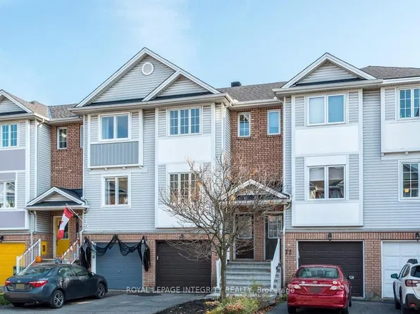 74 Manhattan Cres, Ottawa, ON K2C 4B8