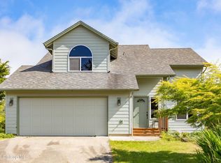 1 Hyten Ct, Astoria, OR 97103