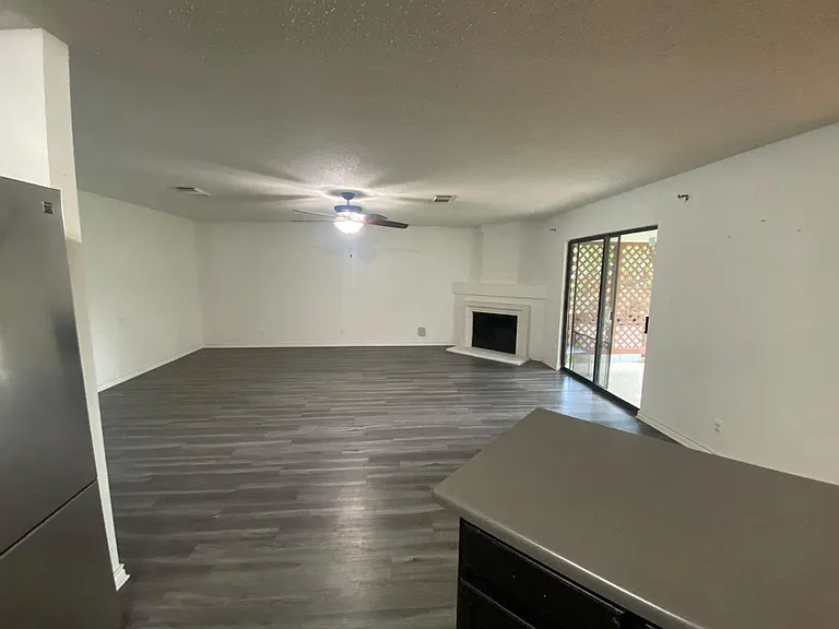 10407 Stone Creek Pl — Photo 3