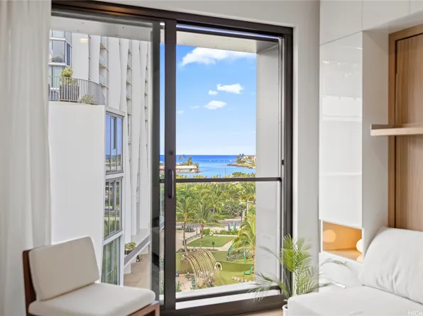 987 Queen St #727, Honolulu, HI 96814