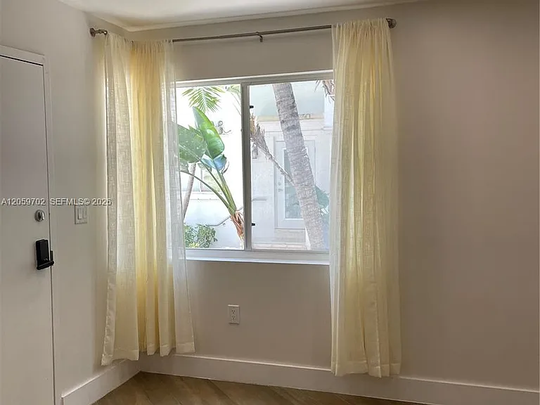 731 6th St #104-E — Photo 16