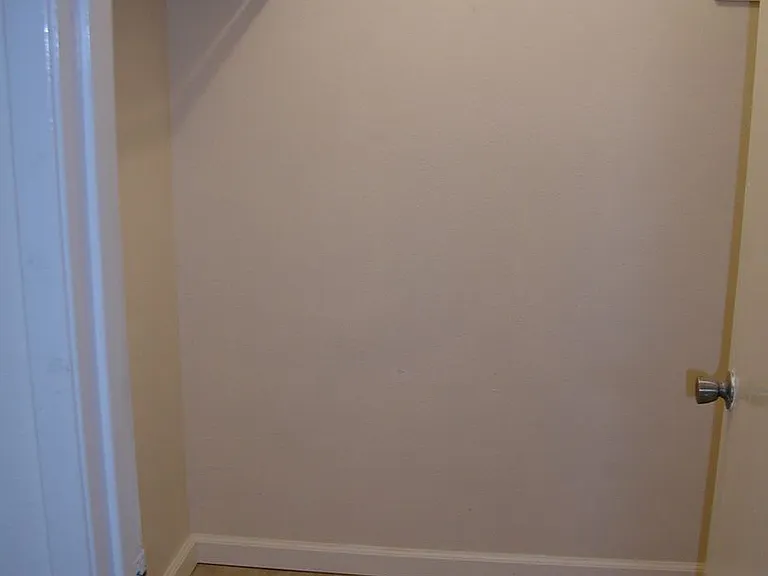 Mira Monte Apartments — Photo 9