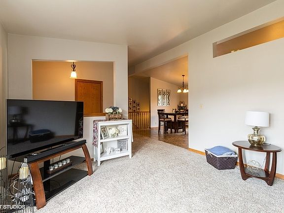 5th image of 227 Cordoba Ave