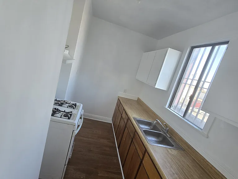 6202 S Vermont Ave #4 — Photo 5