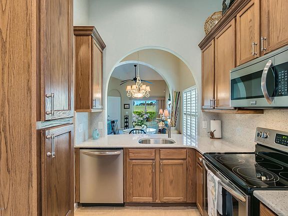 4th image of 199 Montecito Dr