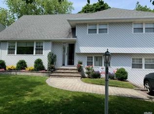 68 Murray Dr, Oceanside, NY 11572