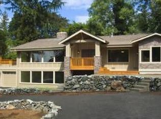 6848 SE 33rd St, Mercer Island, WA 98040