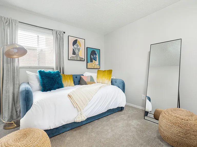 Blue Valley Flats — Photo 4