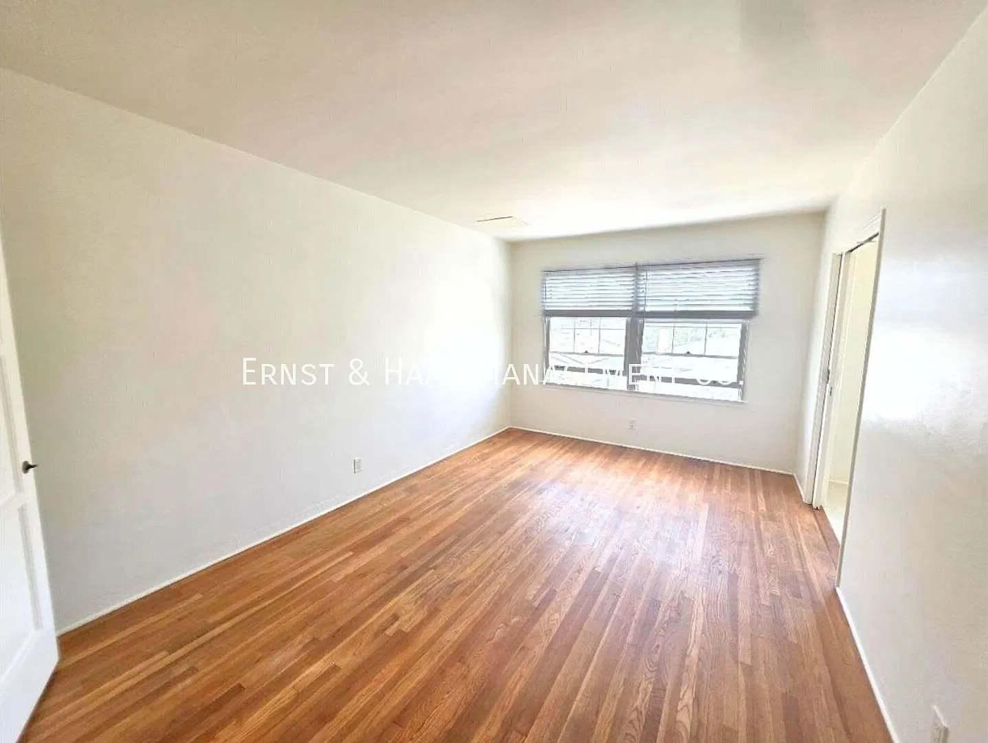311 Bay Shore Ave — Photo 3