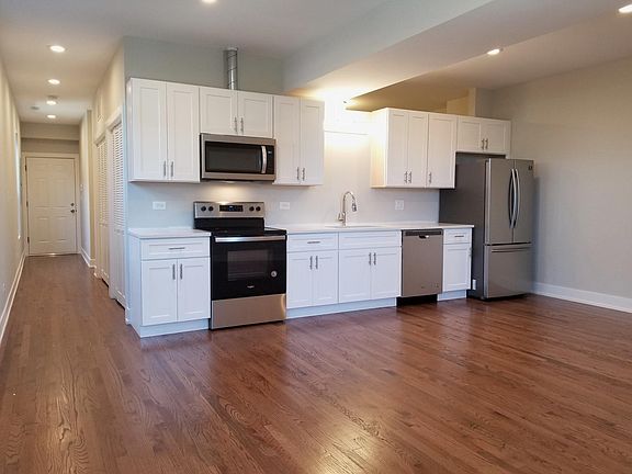 2nd image of 1246 W Chicago Ave #2R
