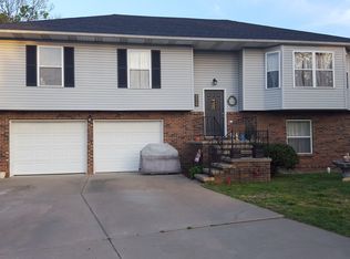 1220 Douglas Ct, Carthage, MO 64836