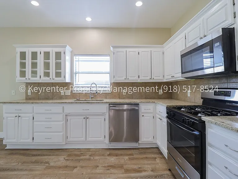 806 W 118th St S — Photo 29