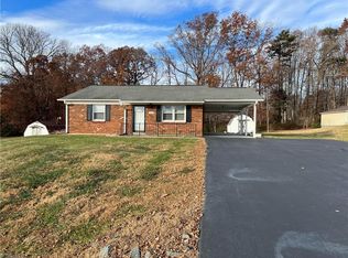 205 Crestview Dr, King, NC 27021