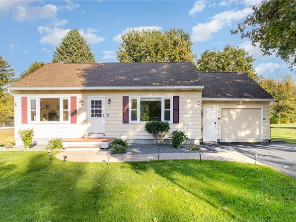 1282 Shoecraft Rd, Webster, NY 14580