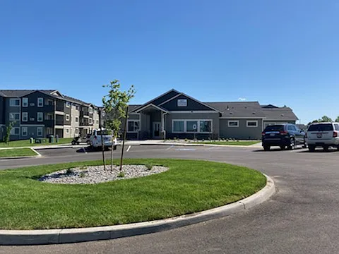 Remington Apartmetns — Photo 3