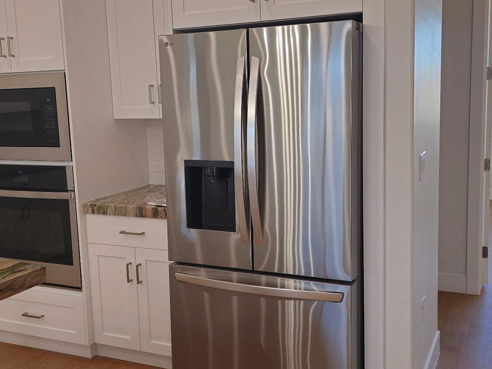2nd image of 826 N 2760 W