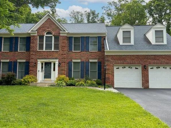 14595 Estate Dr, Woodbridge, VA 22193