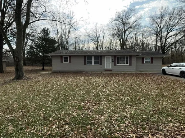 1010 Enterprise St, Benton, IL 62812
