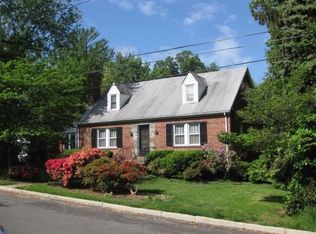 8710 Grant St, Bethesda, MD 20817