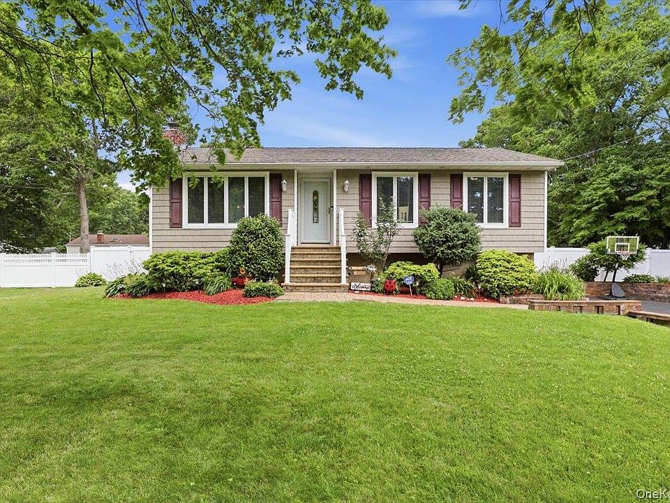 1st image of 105 Greenhaven Drive
