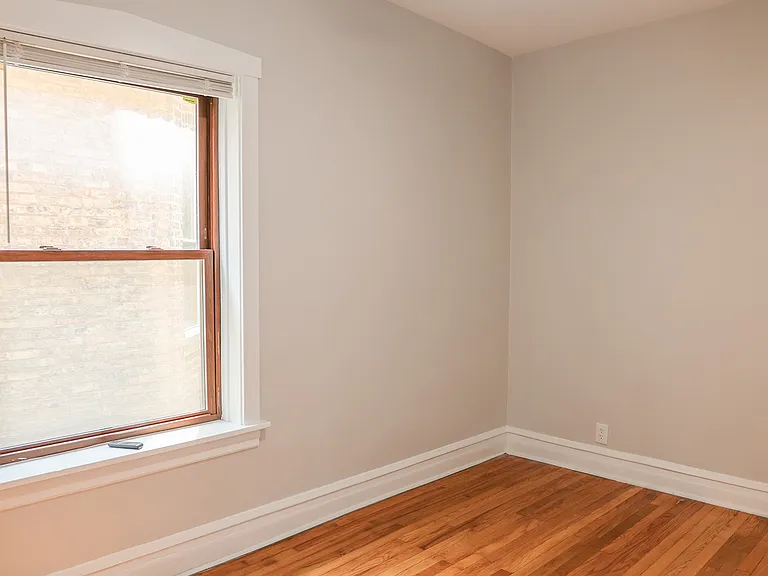 5338 W Montrose Ave #2 — Photo 11