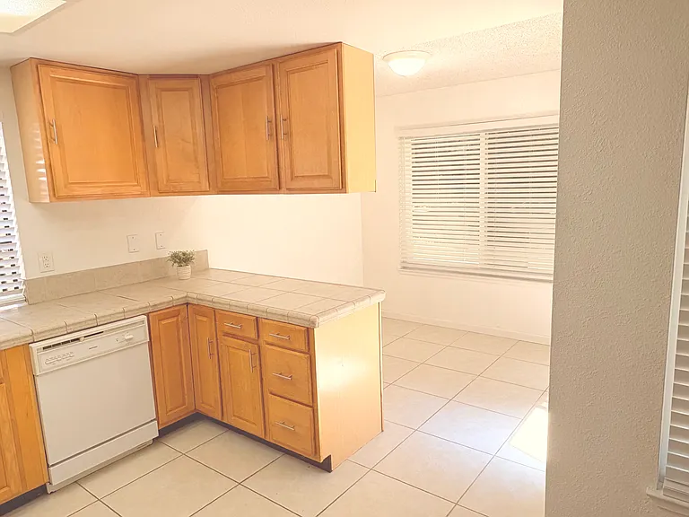 8158 Canyon Oak Dr — Photo 5