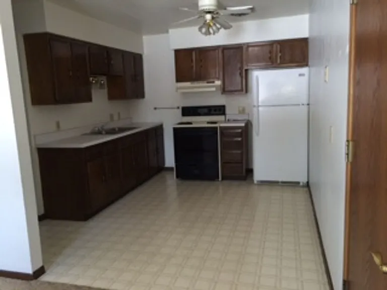 153225 Shoreland Ln — Photo 2