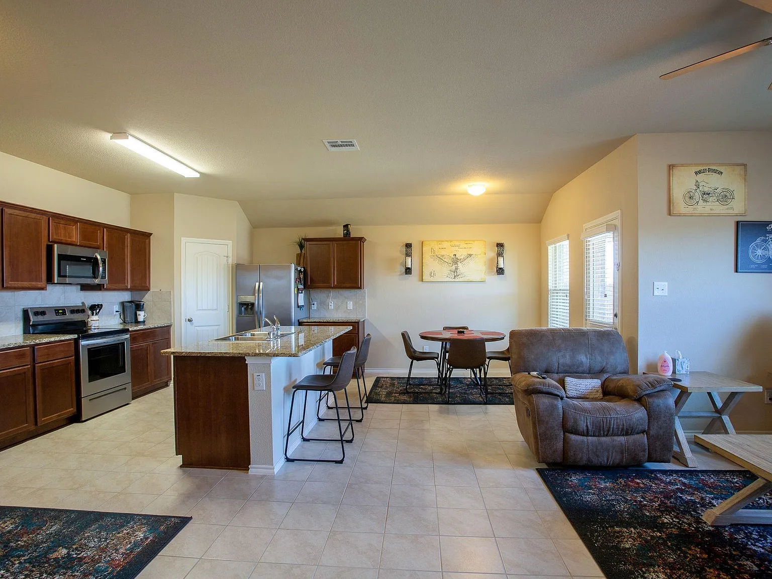 4 bed, 1584 sqft, $1,900 — Photo 4