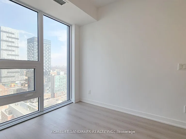 100 Queen St E #2617 — Photo 8